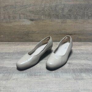 SAS Milano Beige Leather Low Heel Shoes Women's Size 9